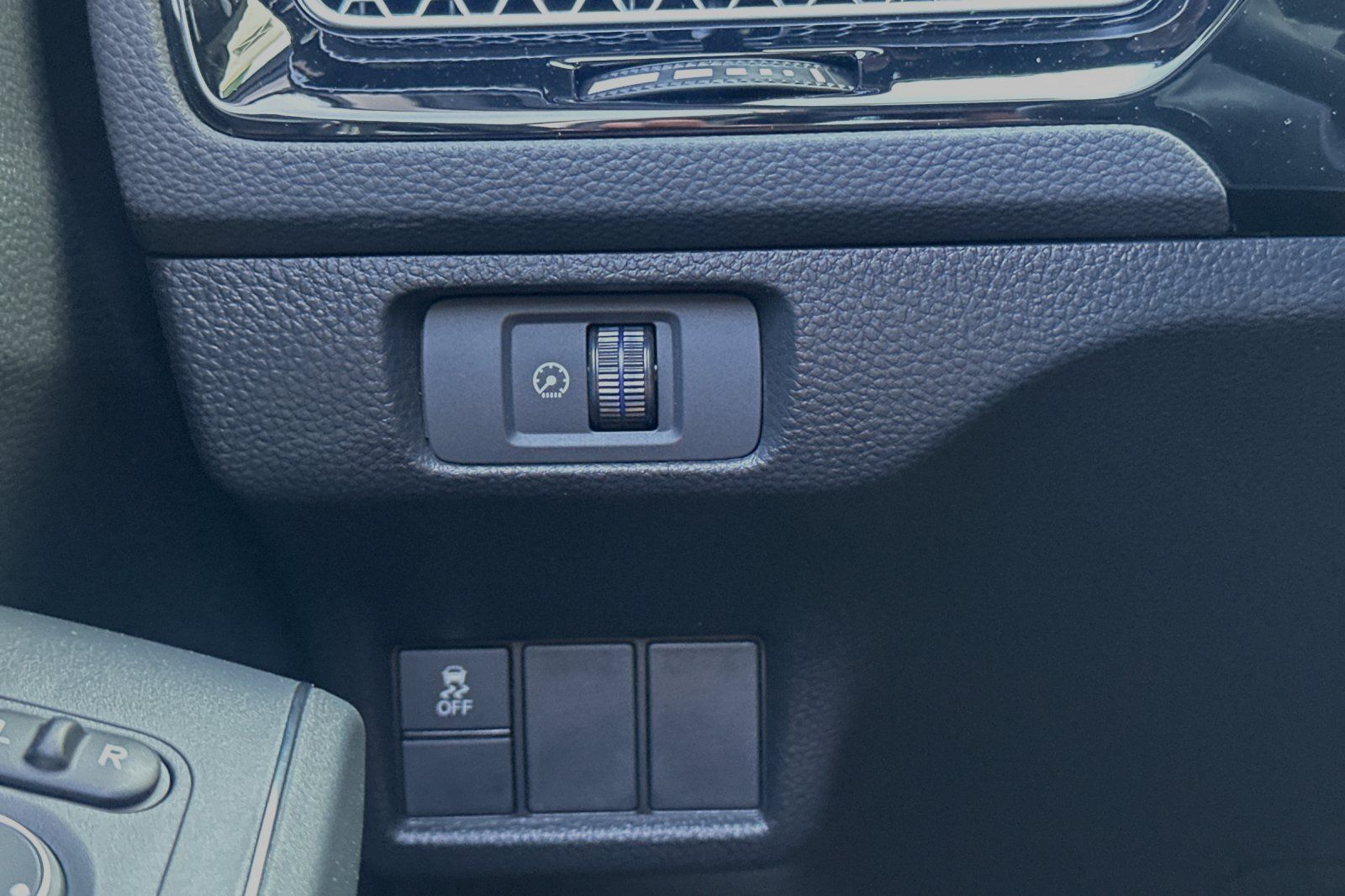 Vehicle image 27 of 31