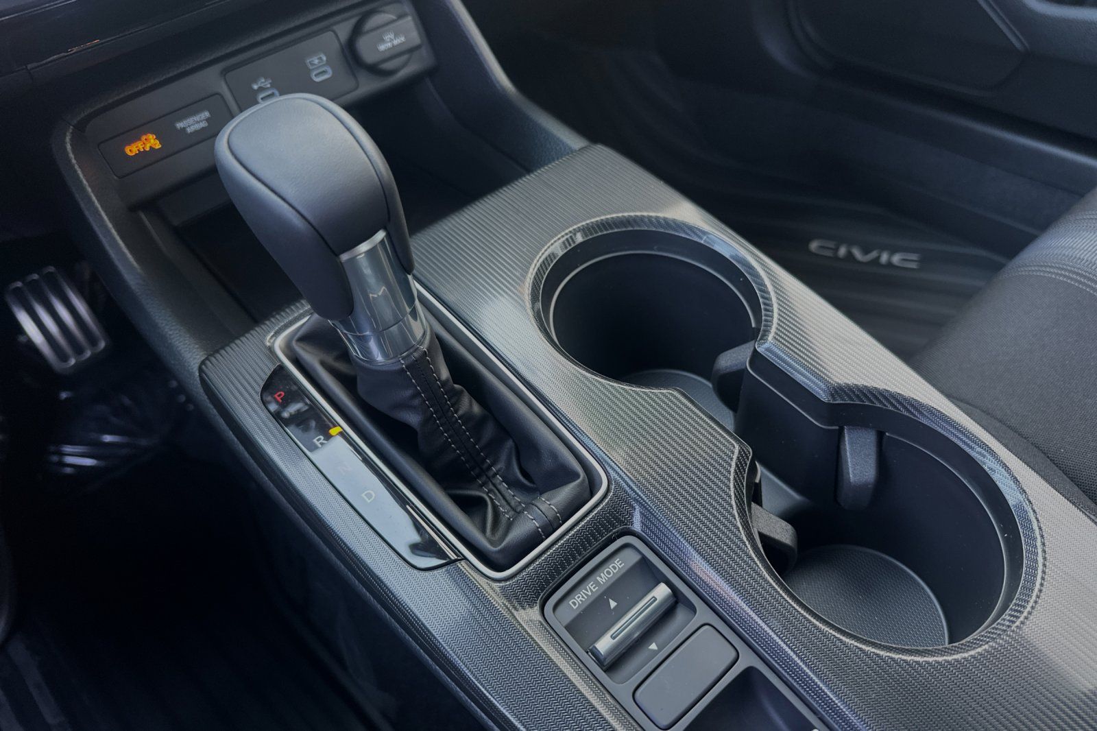 Vehicle image 22 of 31