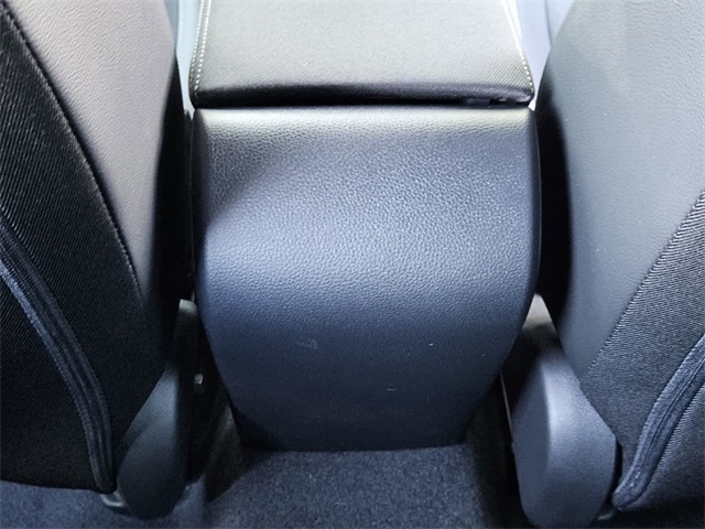 Vehicle image 23 of 26