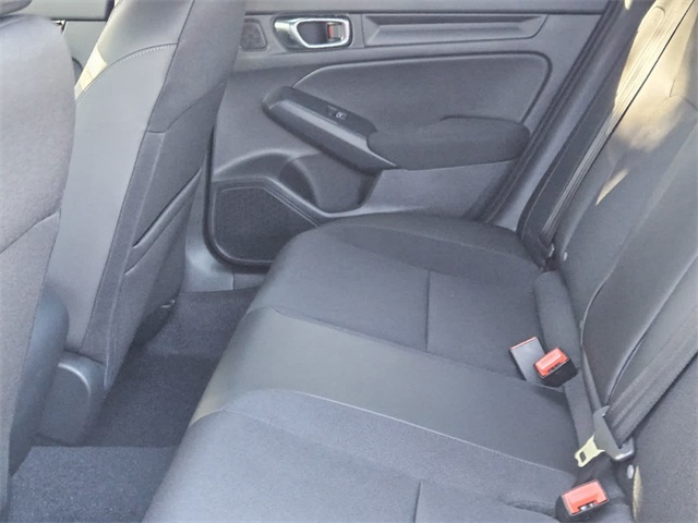 Vehicle image 24 of 26