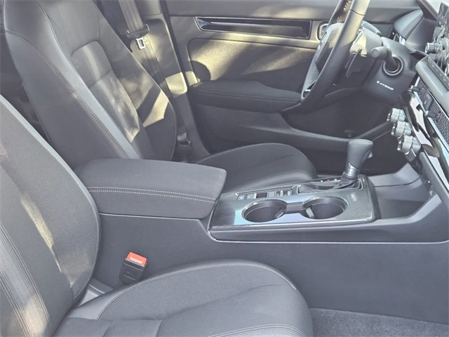 Vehicle image 12 of 26
