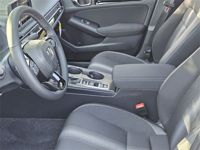 Vehicle image 11 of 26