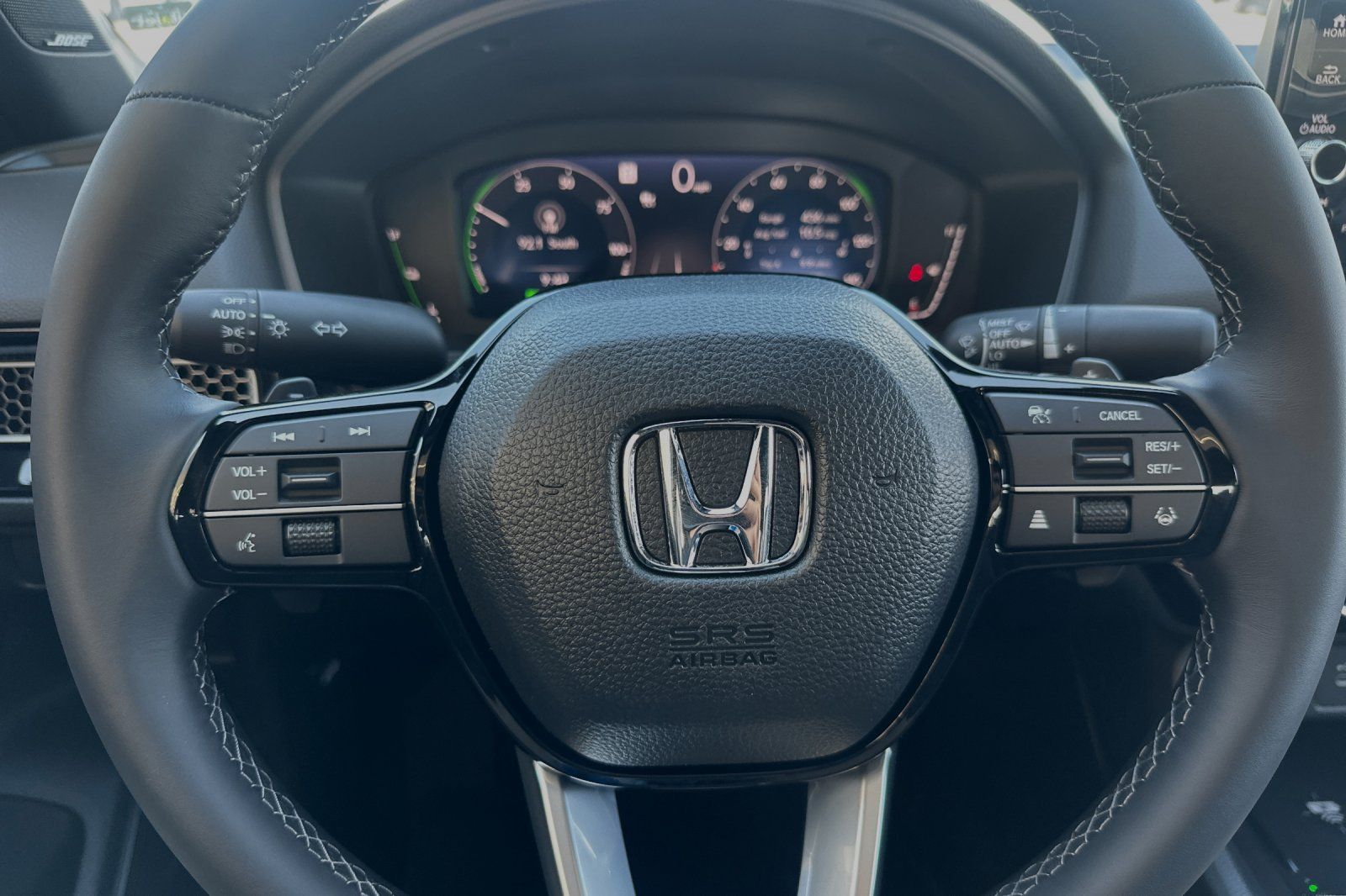 Vehicle image 23 of 30
