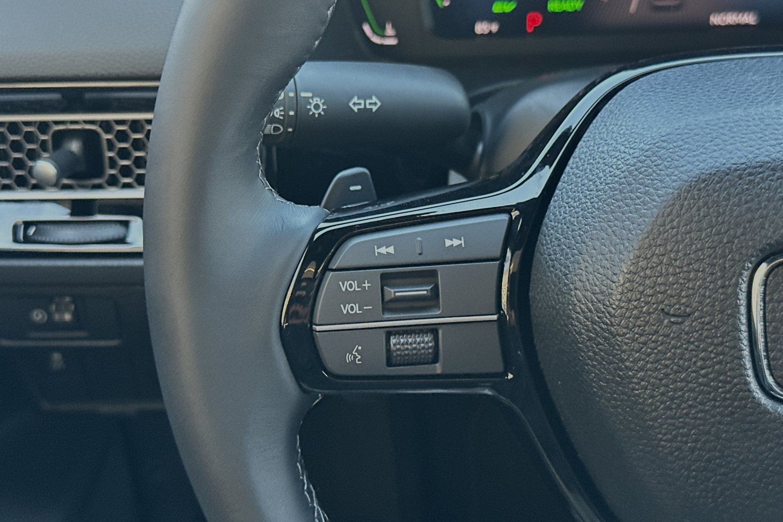 Vehicle image 24 of 30