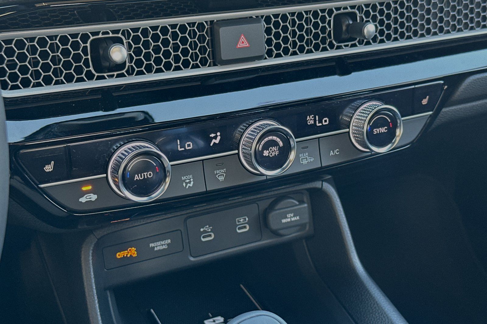 Vehicle image 21 of 30