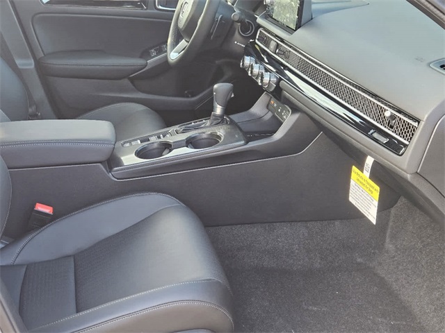 Vehicle image 13 of 25