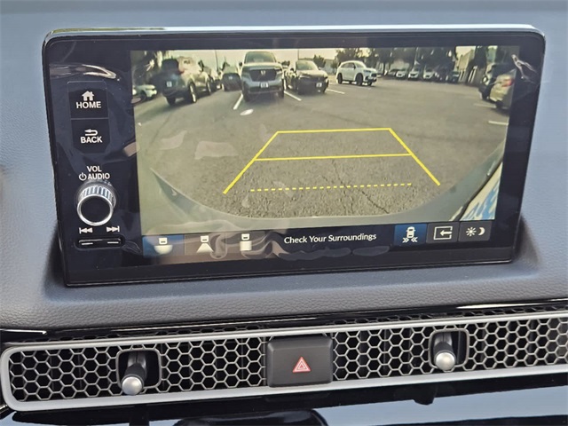 Vehicle image 16 of 25