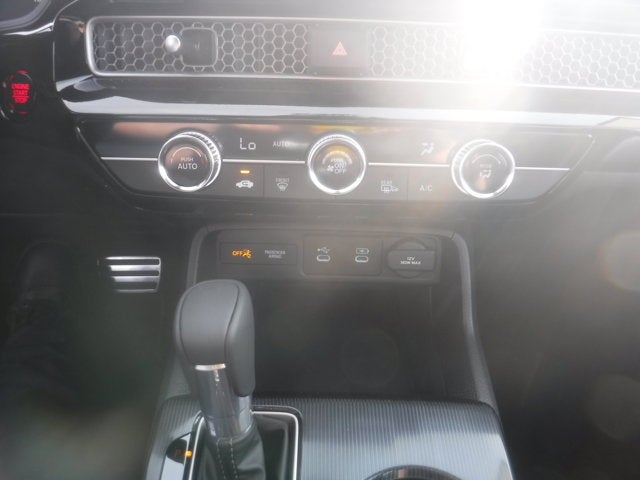 Vehicle image 22 of 23