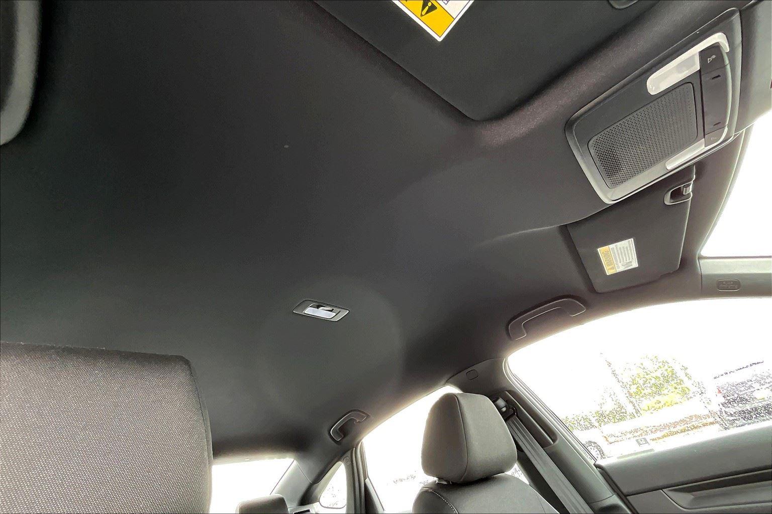 Vehicle image 24 of 26