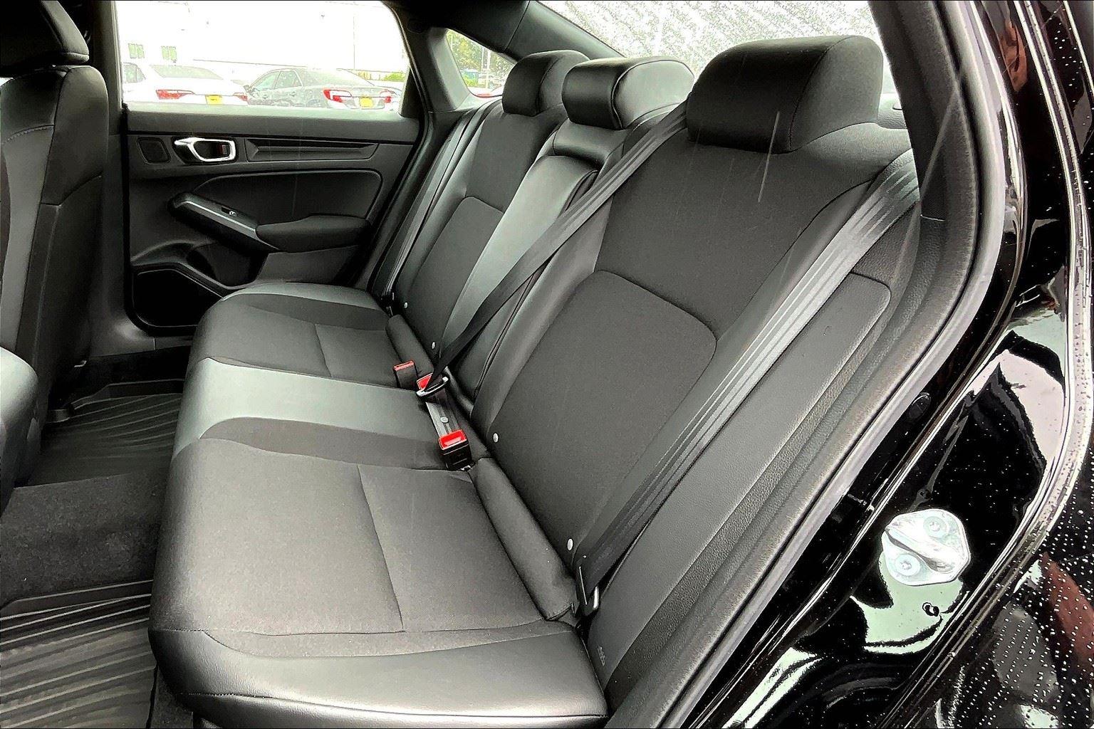 Vehicle image 12 of 26