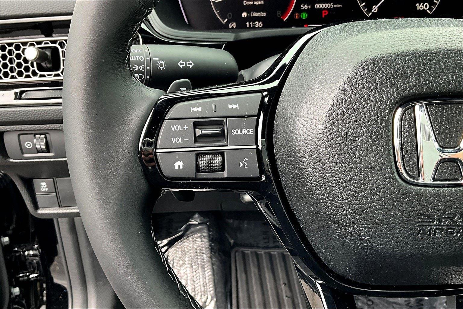 Vehicle image 17 of 26