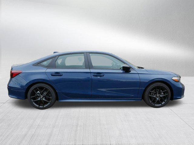 Vehicle image 4 of 24