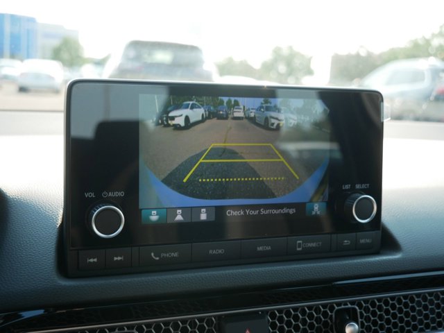Vehicle image 22 of 24