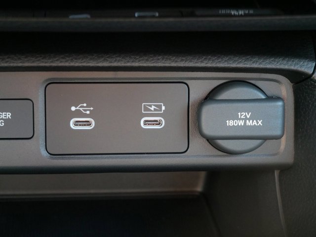Vehicle image 21 of 24