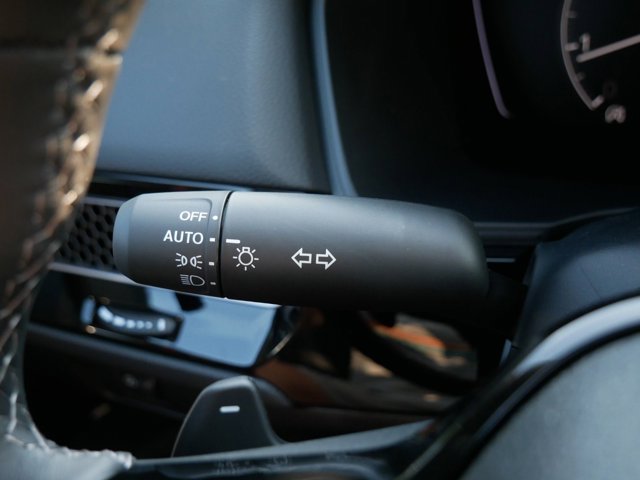 Vehicle image 14 of 24