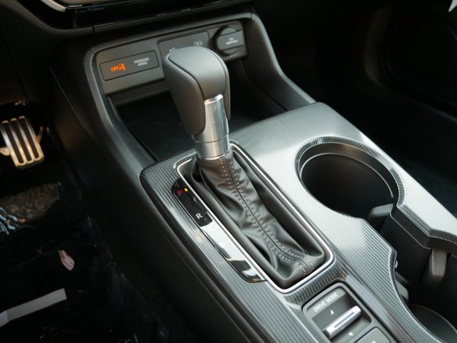 Vehicle image 19 of 24