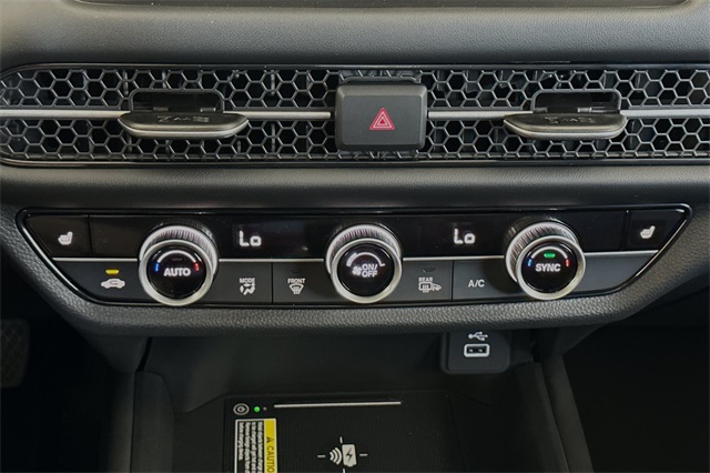 Vehicle image 19 of 24
