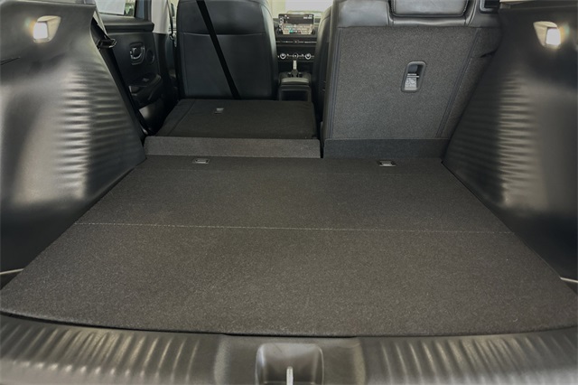 Vehicle image 14 of 24