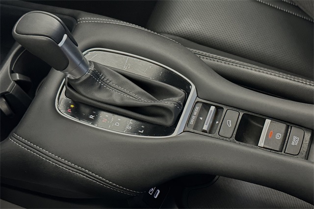Vehicle image 20 of 24