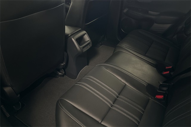 Vehicle image 11 of 24