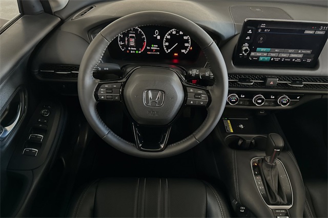 Vehicle image 13 of 24