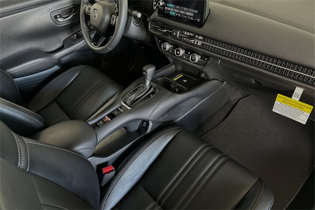 Vehicle image 15 of 24