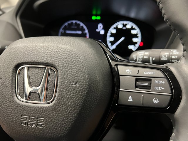 Vehicle image 26 of 33