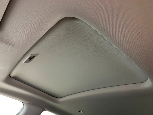 Vehicle image 16 of 33