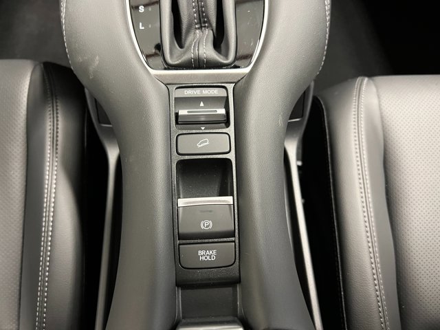 Vehicle image 19 of 33