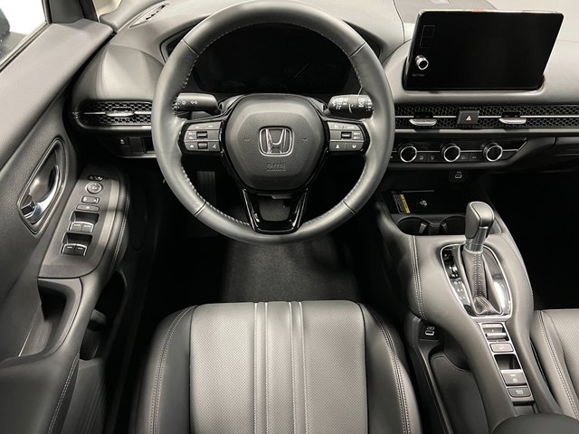 Vehicle image 17 of 33