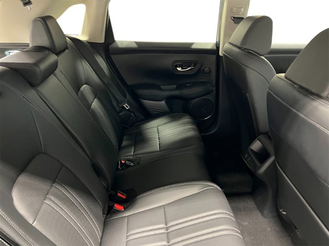 Vehicle image 32 of 33