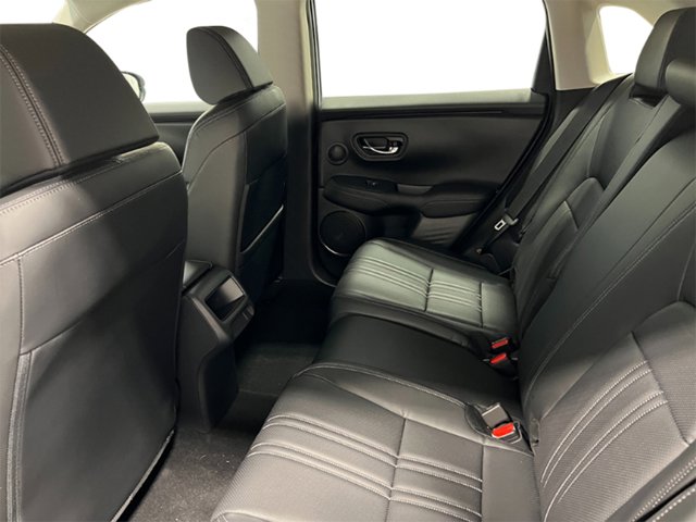 Vehicle image 28 of 33