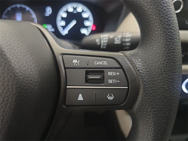 Vehicle image 32 of 38