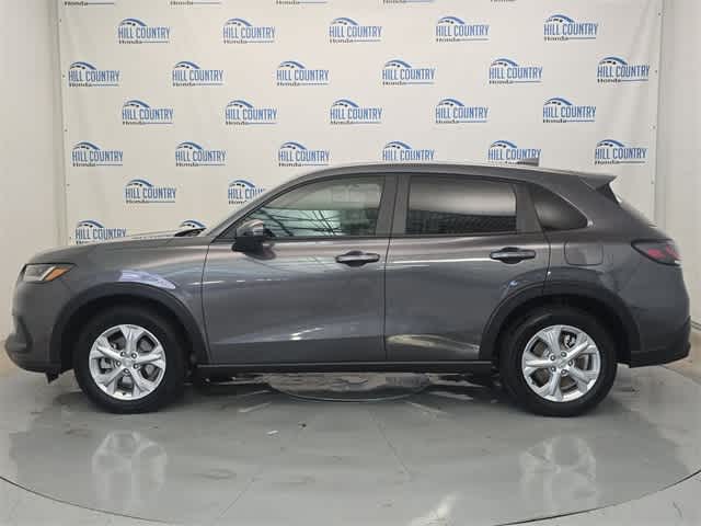 Vehicle image 10 of 38