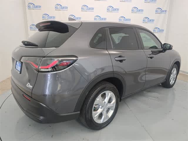 Vehicle image 7 of 38