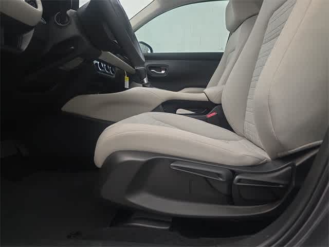 Vehicle image 19 of 38