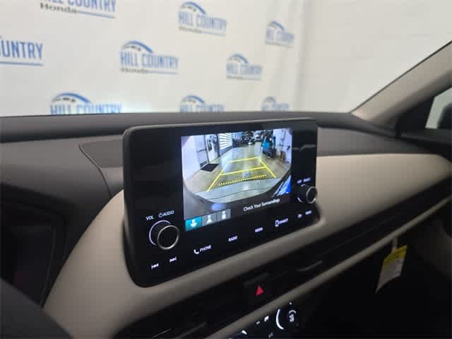 Vehicle image 26 of 38