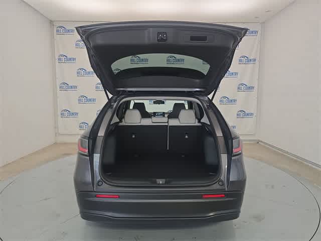 Vehicle image 13 of 38