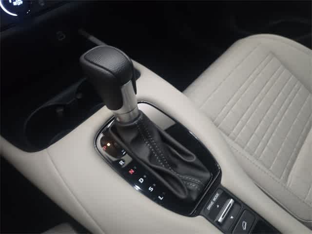 Vehicle image 28 of 38