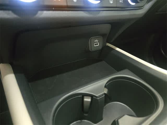 Vehicle image 35 of 38