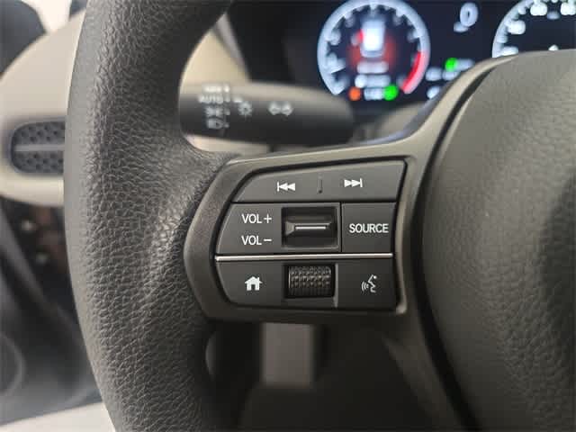 Vehicle image 31 of 38
