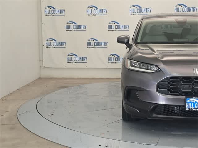 Vehicle image 4 of 38