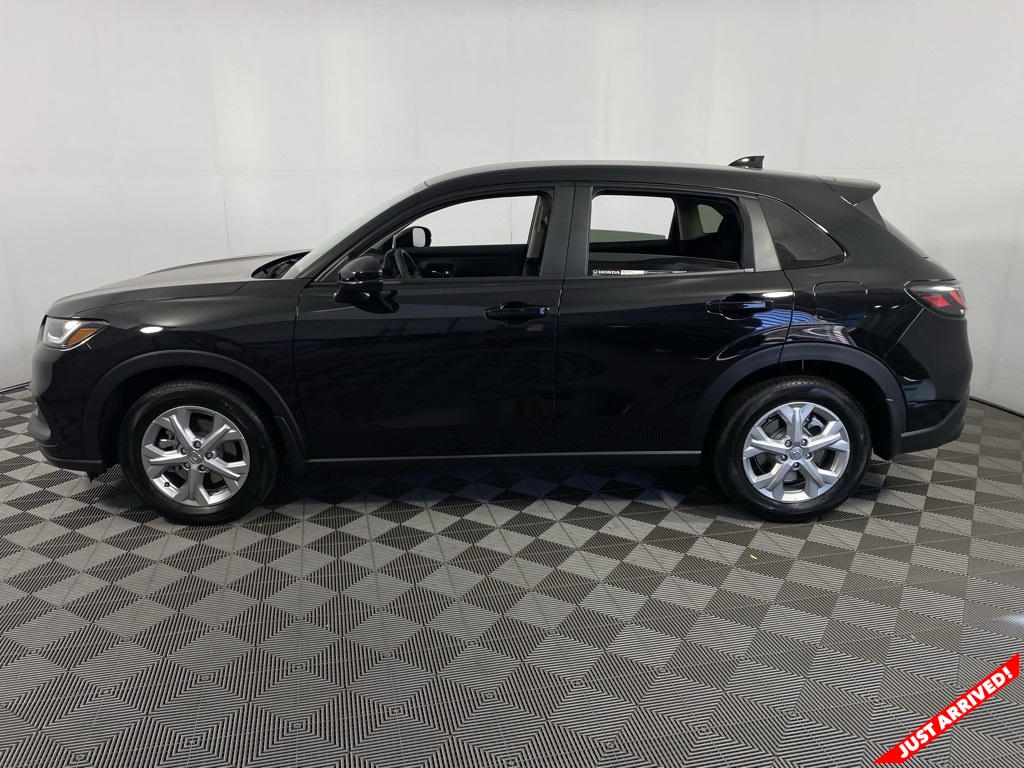 Vehicle image 8 of 20