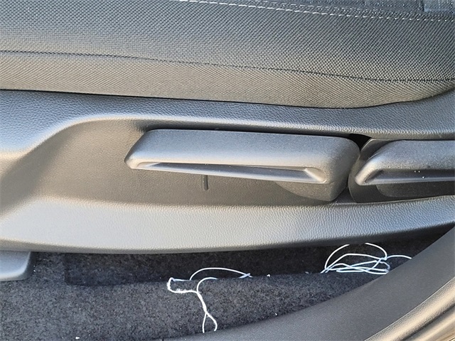 Vehicle image 13 of 20