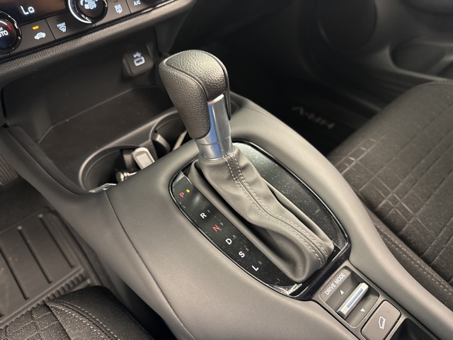 Vehicle image 21 of 30