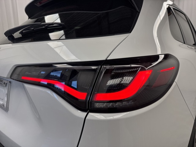 Vehicle image 25 of 30
