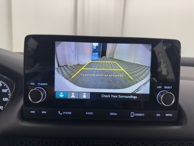 Vehicle image 23 of 30