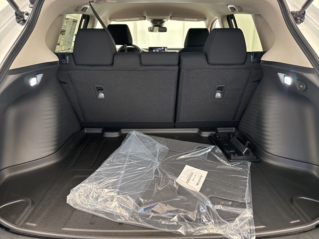 Vehicle image 26 of 30