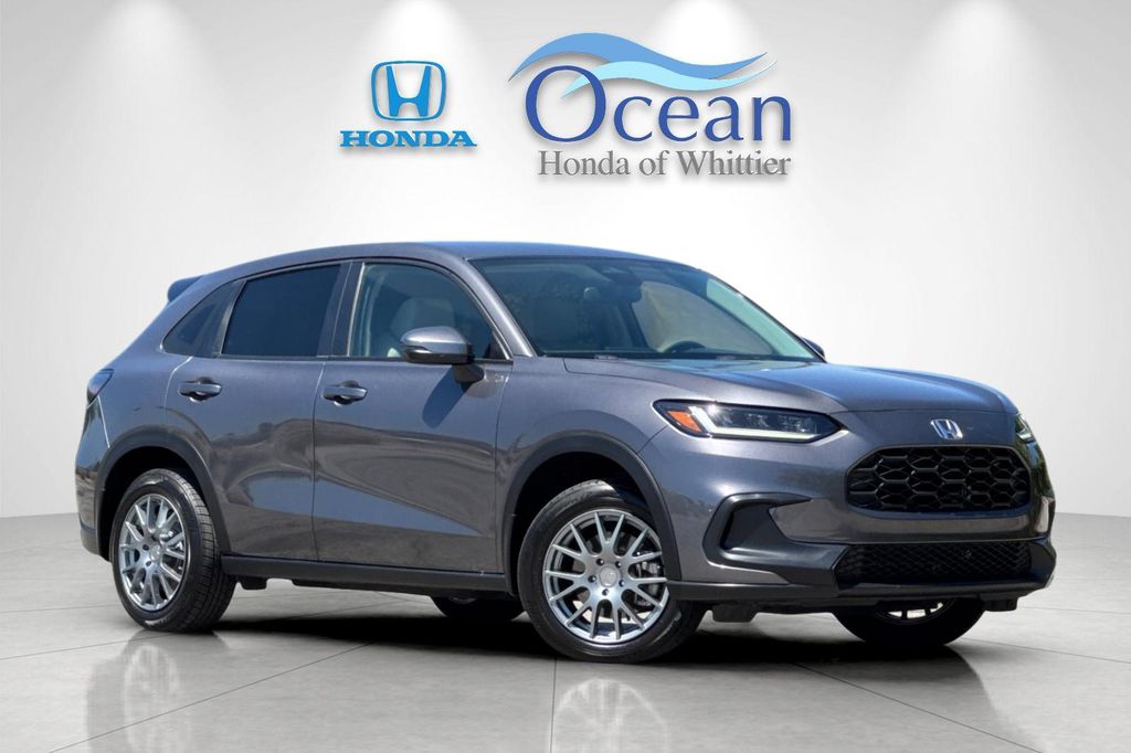 2025 Honda HR-V LX Image 3 of 37