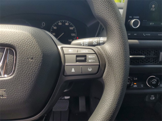 Vehicle image 16 of 25